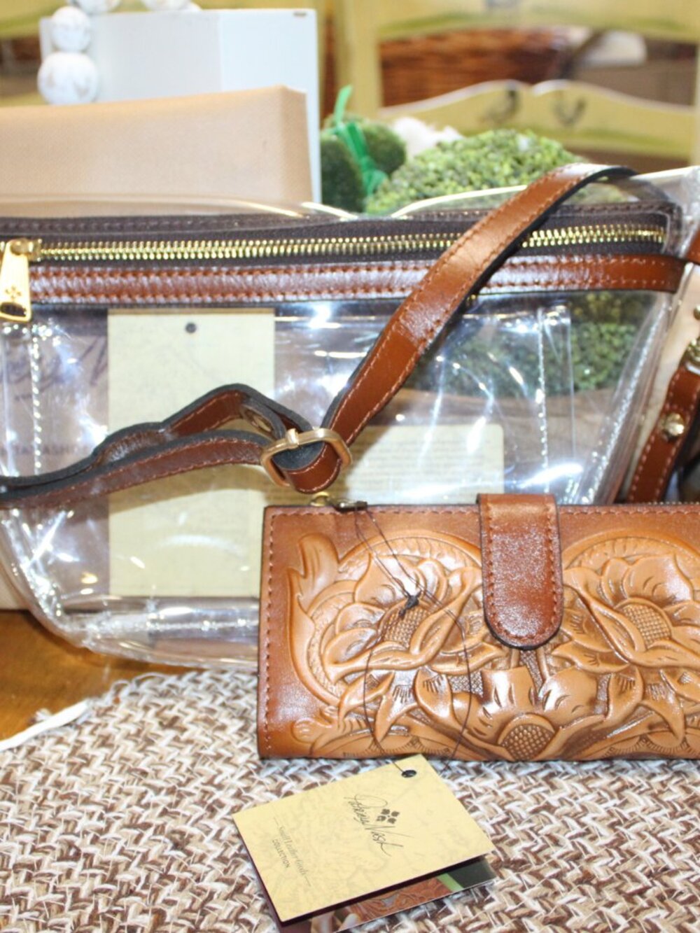 NWT Patricia Nash Tinchi crossbody & tooled wallet set. NICE! - Picture 14 of 16